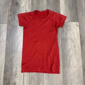 lululemon athletica Vibrant Red Short Sleeve Top